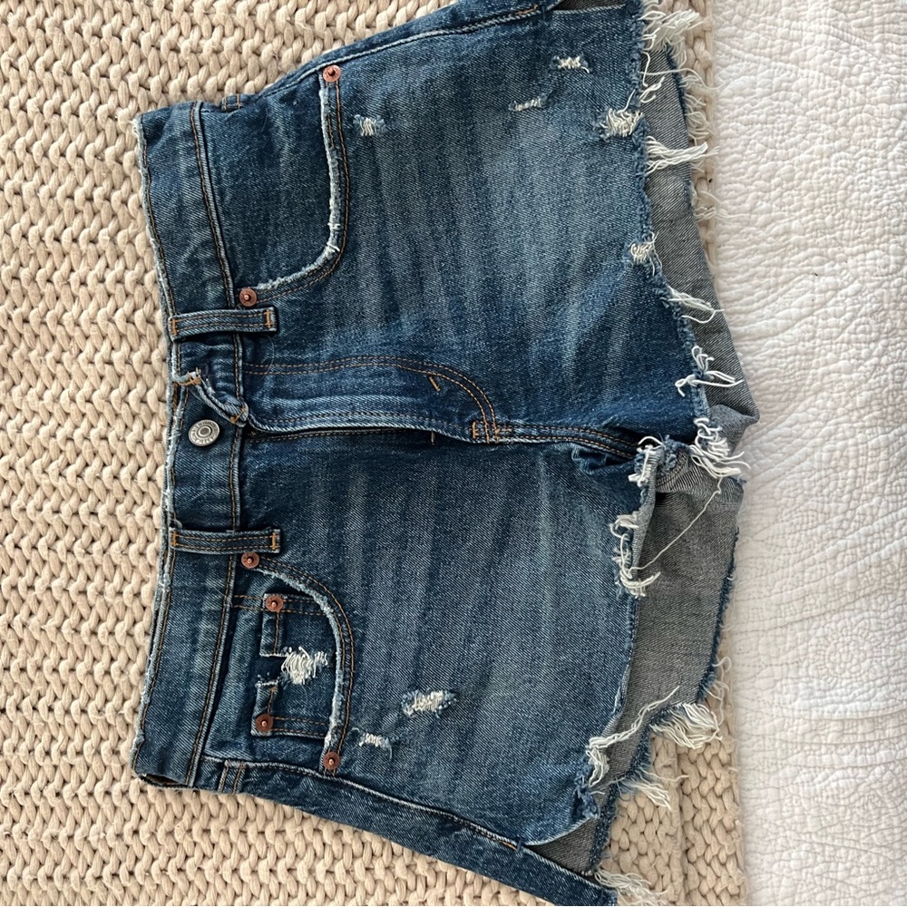 Abercrombie mid rise mom short